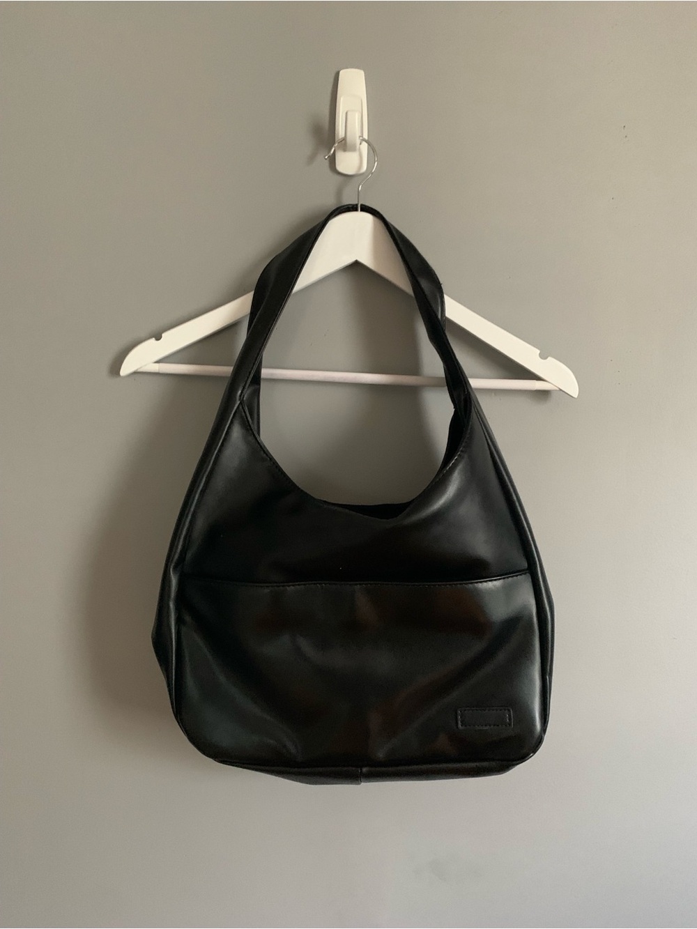 Classic Black Shoulder Bag with Front Pocket